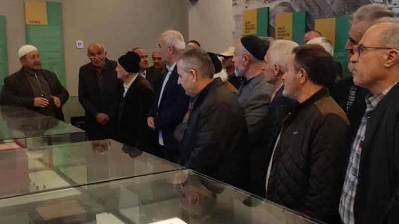 Kavga ettiği amcasını sokak ortasında tabancayla vurdu